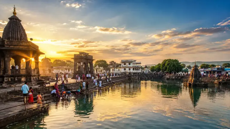 Reliable taxi service in Trimbakeshwar for darshan